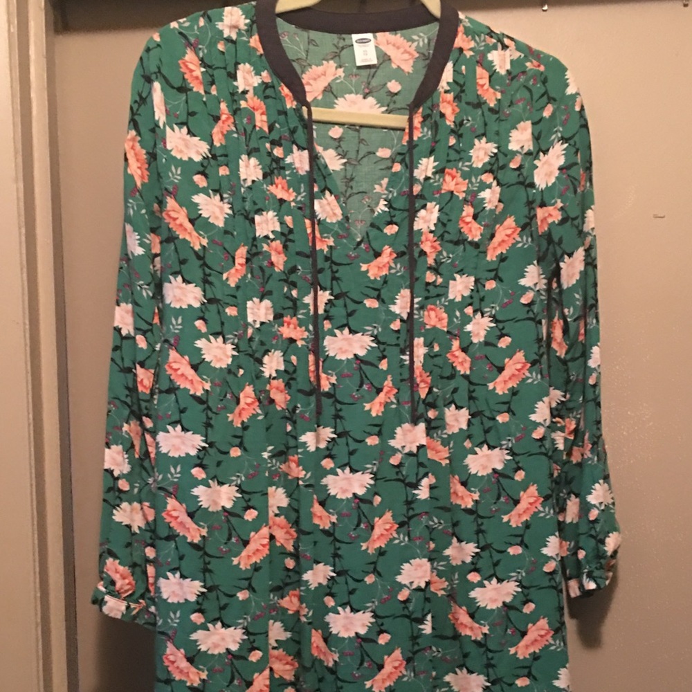 Green with flowers flowing Blouse!
